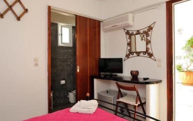 Tonia Hotel