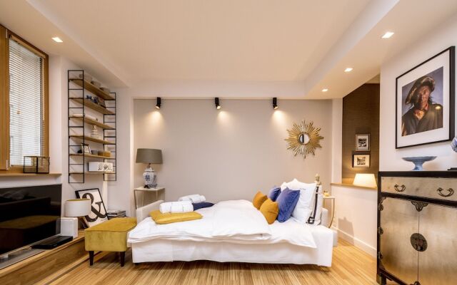 Golden Apartament by Your Freedom