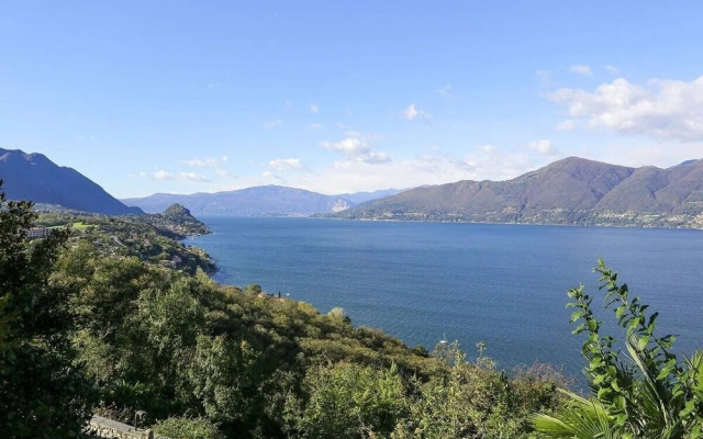 3 Bedroom Italian Lakes Apartment