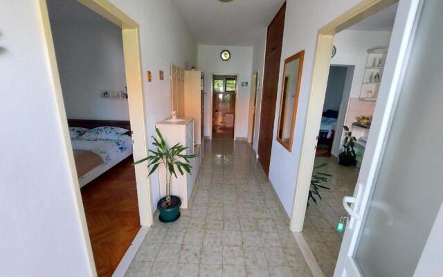 Spacious apartment Ita - near beach (terrace, sea view)