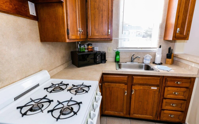 Daytona Inn And Suites