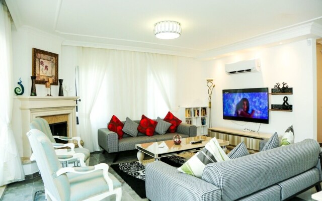 Remarkable Private 4-bed Villa in Dalyan With Pool