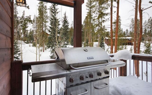 Pine Needle Lodge 5 Bedroom Home by RedAwning