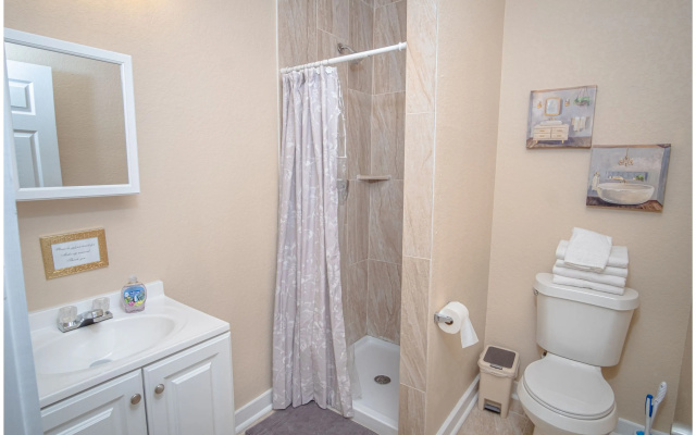 3BR 2BA Remodeled House Near Downtown