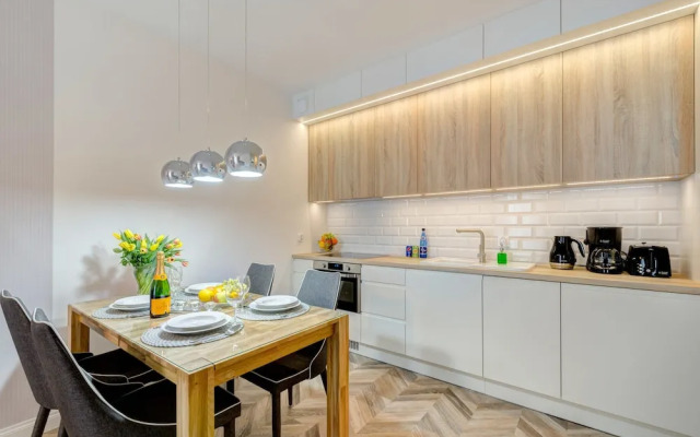 Live & Travel Apartments