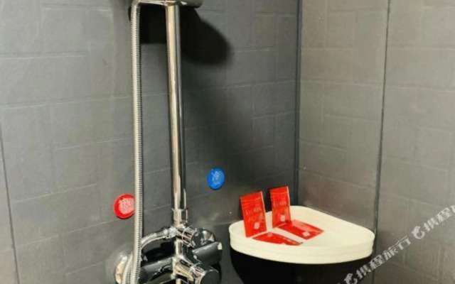 Shangkeyou Hotel(Dayanta Subway entrance)