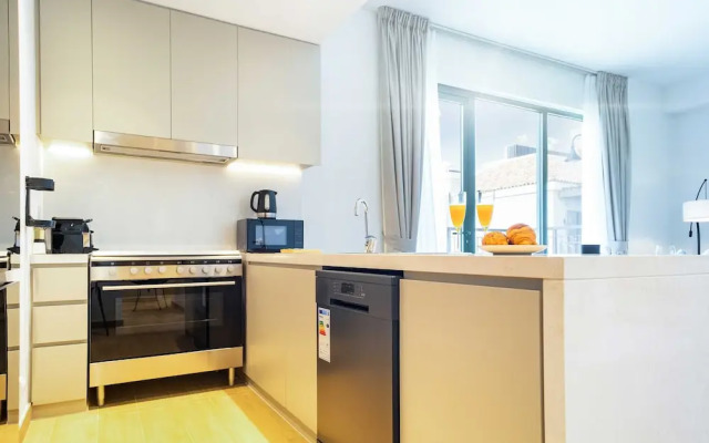 LUX  The La Rive Sea View Suite