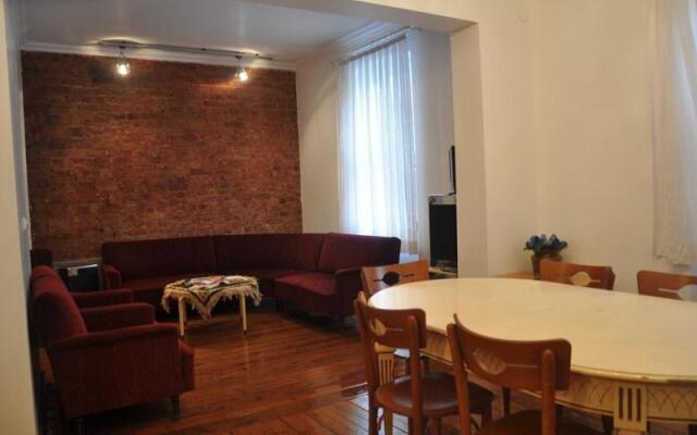 Historical 135 sqm apartment near Galata Tower