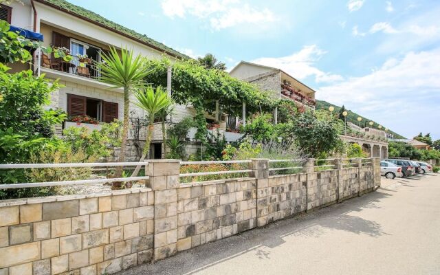 Apartments Beach Way