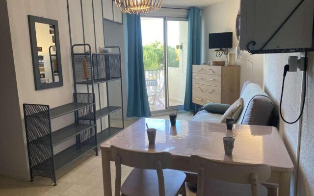 Appartement Le Grau-du-Roi, 2 pièces, 4 personnes - FR-1-250-233