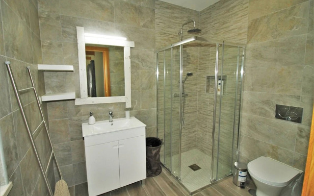 Semi-detached Villa With Pool In Rural Setting