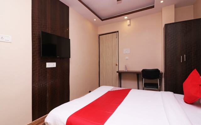 OYO 13579 Hotel Royal Crowne