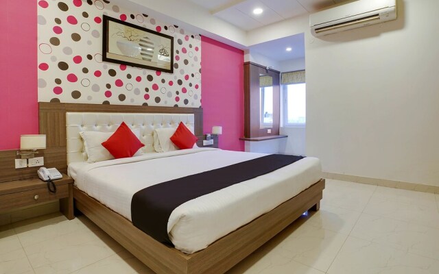 Capital O 49135 Sri Simran Park Hotel