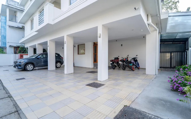 Treebo Petals Suites