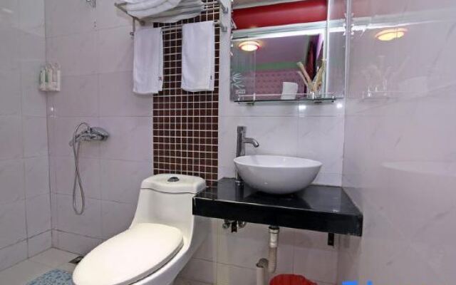 Binjia Hotel (Shanghai Chifeng Road Subway Station)