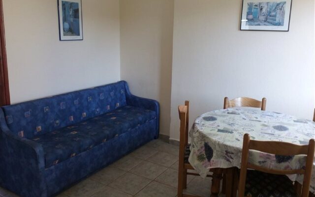 Amadeus Hawaii Studios & Apartments