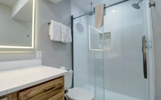 Amazing Ski in-out Condo With Mountain Views - FP114 by RedAwning