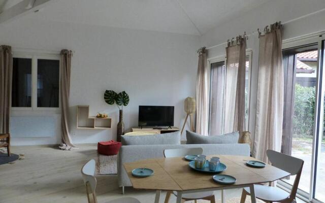 HOSSEGOR PLAGE- Petite villa rénovée pour 4 personnes- Wifi gratuit
