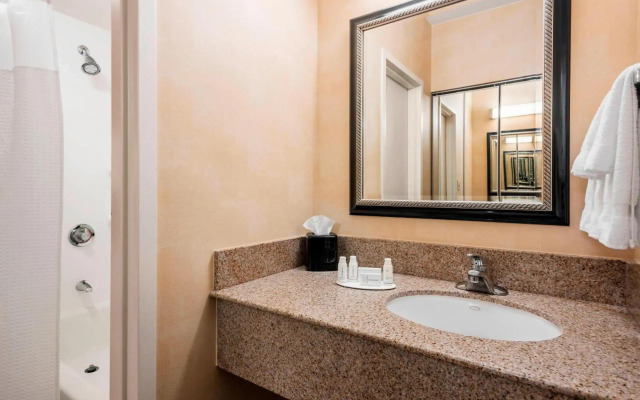 Courtyard by Marriott Chicago O'Hare