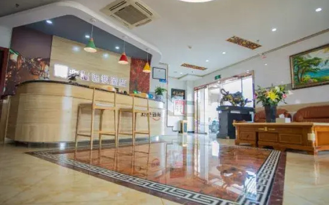 Junyi Chain Hotel (Nanjing South Railway Station Hongyun Avenue Subway Station)