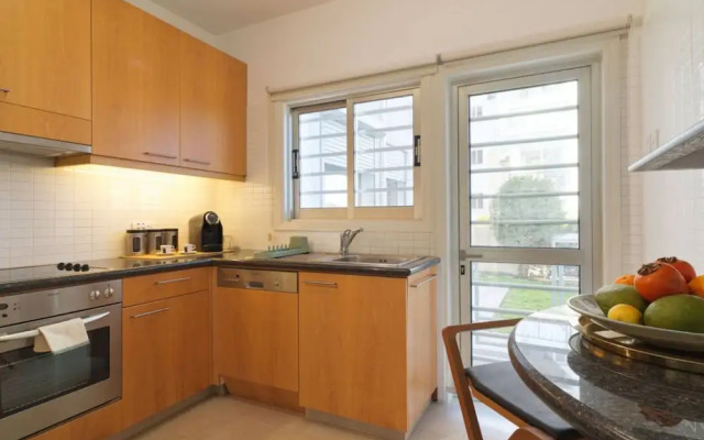 City Seafront Haven - 2 Bed Luxury Apartment