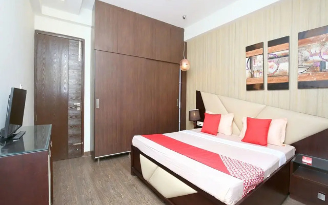 Royal Lake Suites By OYO Rooms
