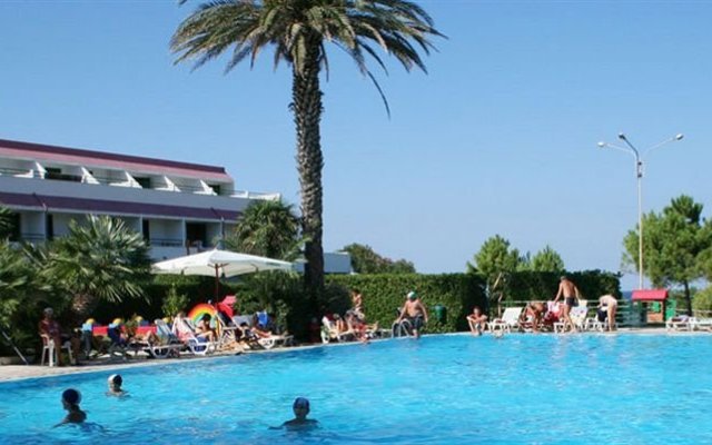 Costa Tiziana Resort