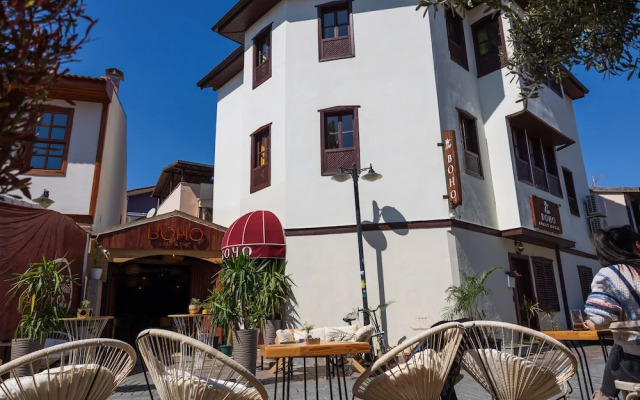 Boho Oldtown Apart Hotel
