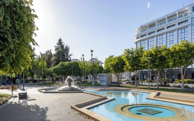75 Prokymea- Steps From the Sea, Downtown, Balcony