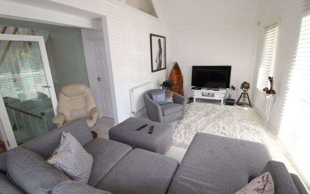 Beautifully Presented Three Bedroom House in Poole