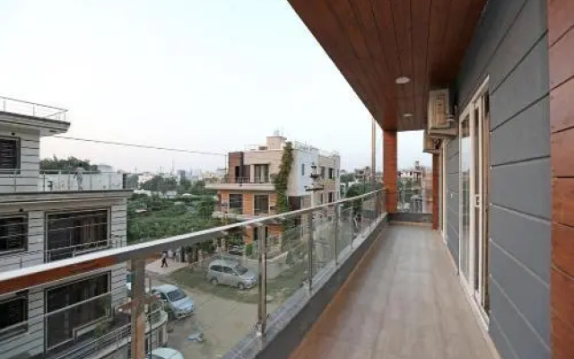 Palm Garden Suites By OYO Rooms