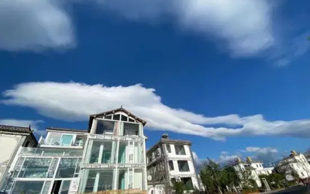 Luoluo Wuchen Lake View Inn
