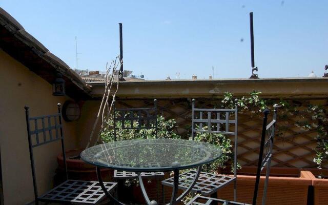 RSH Spanish Steps Luxury Apartment