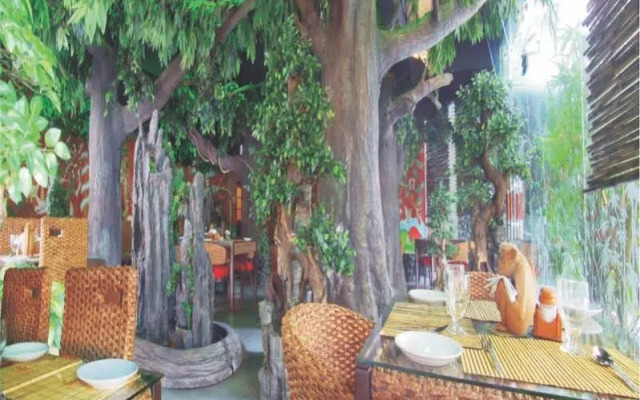 Park Rajadhani - Fort