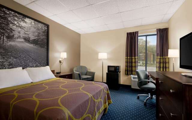 Super 8 by Wyndham Liverpool/Syracuse North Airport