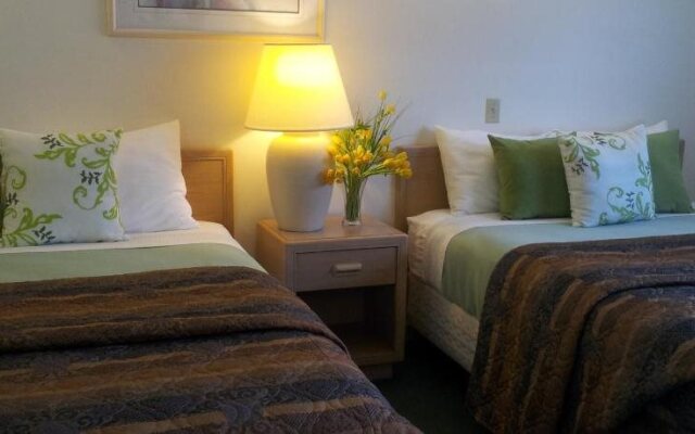 Campbell River Lodge by Riverside