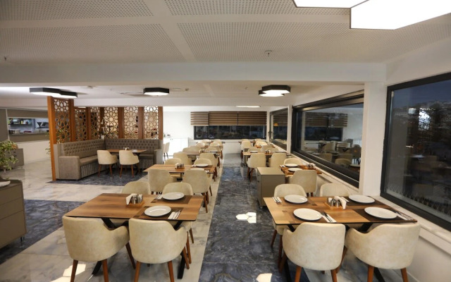 Askadar May Hotel