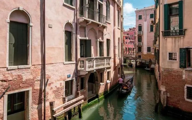San Marco Boutique Canal View