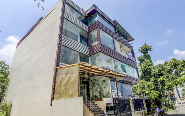 OYO 8982 Surya Residency