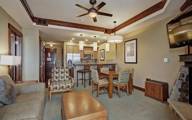 One Ski Hill Place S8103