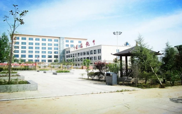 Baoji Wolong Juxing Hotel