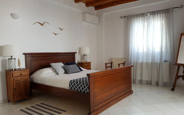Paros Holiday Villa Alyki