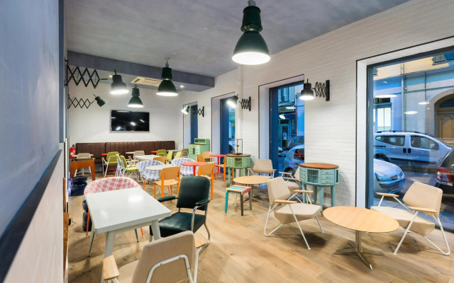 Hostel Ozz Nice