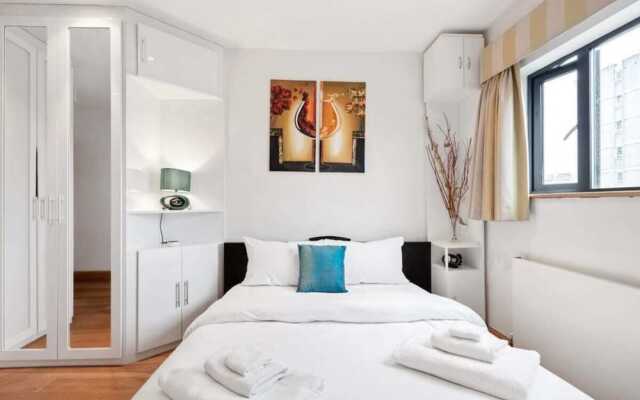 Modern 2bed Penthouse With Balcony in Old Street