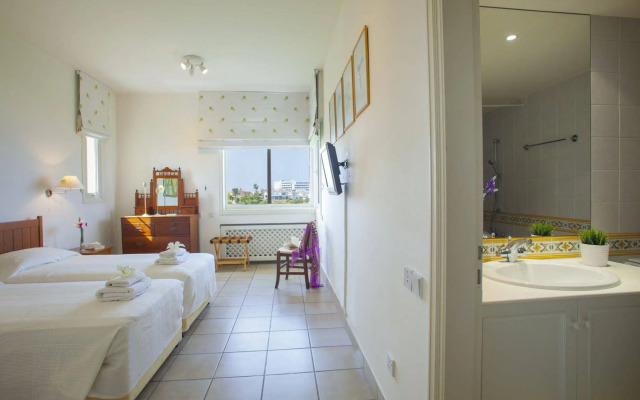 Alia Seafront Suite