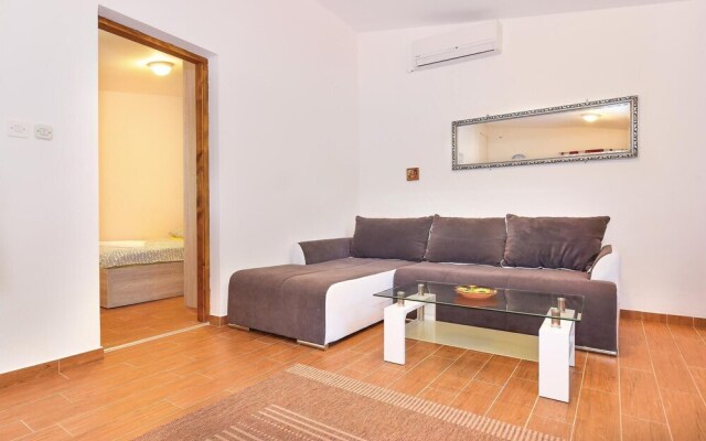 Nice Home in Jezera With Wifi and 1 Bedrooms