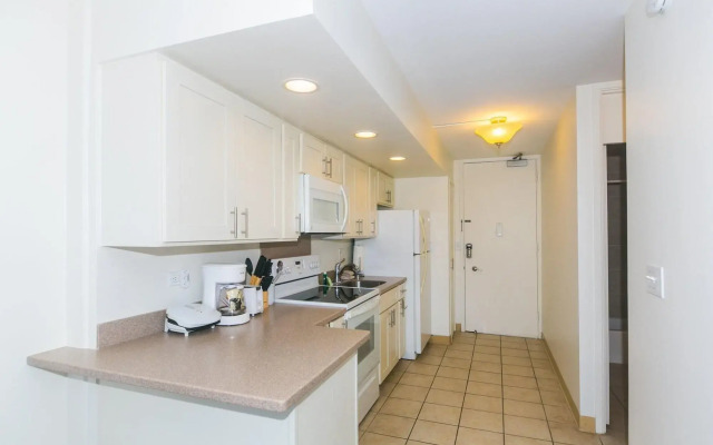 Ilikai Marina 1783 Condo - One Bedroom, Full Kitchen & Free Wifi by RedAwning