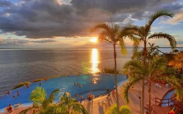 Flat Tropical
