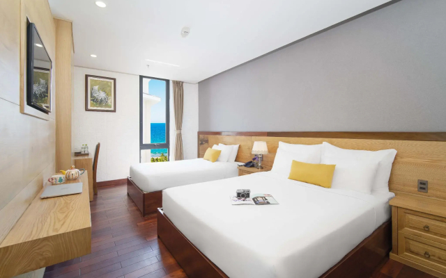 Sunny Ocean Hotel & Spa