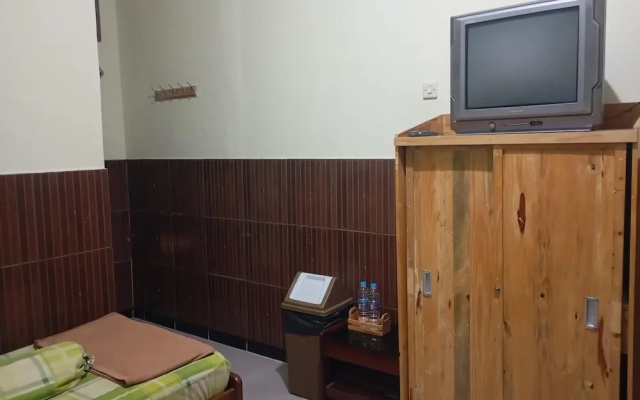 Hotel Sakinah Syariah – Guest Rooms – Batununggal